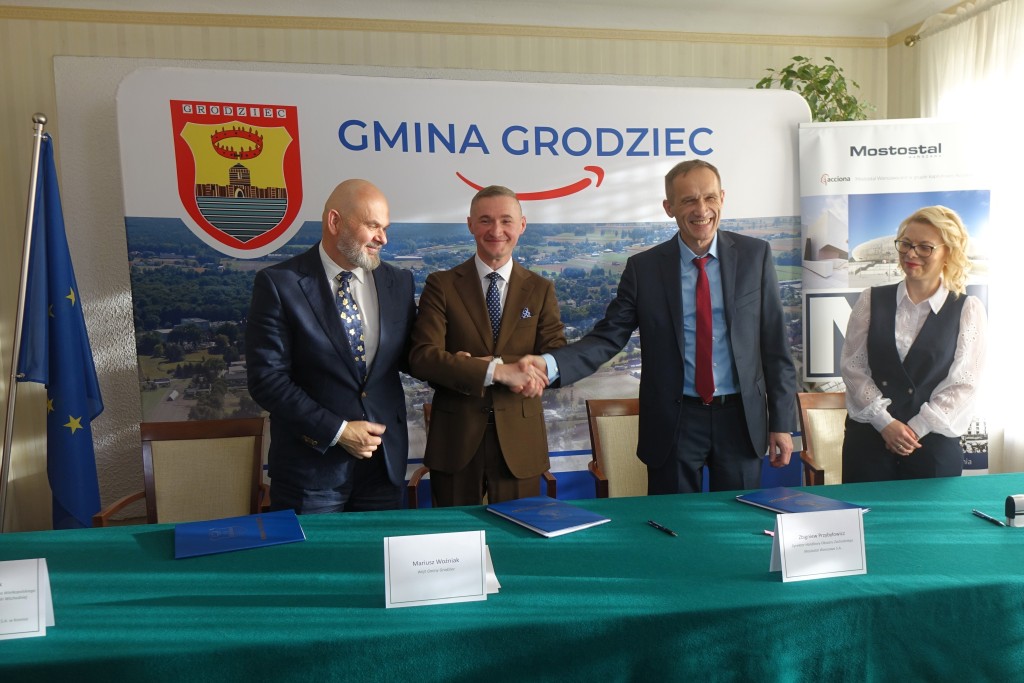 Podpisanie umowy - zdjęcie 2